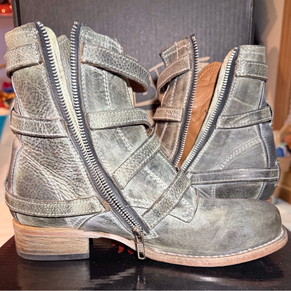 Freebird by Steven Raine Ankle Boots size 9 - Picture 3 of 12